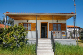 Sunshine Cottage - Family house on private land